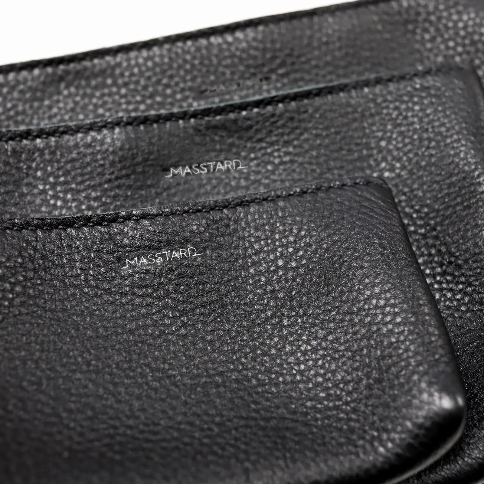 MASSTARD -MINIMAL LEATHER POUCH (Small)- BLACK