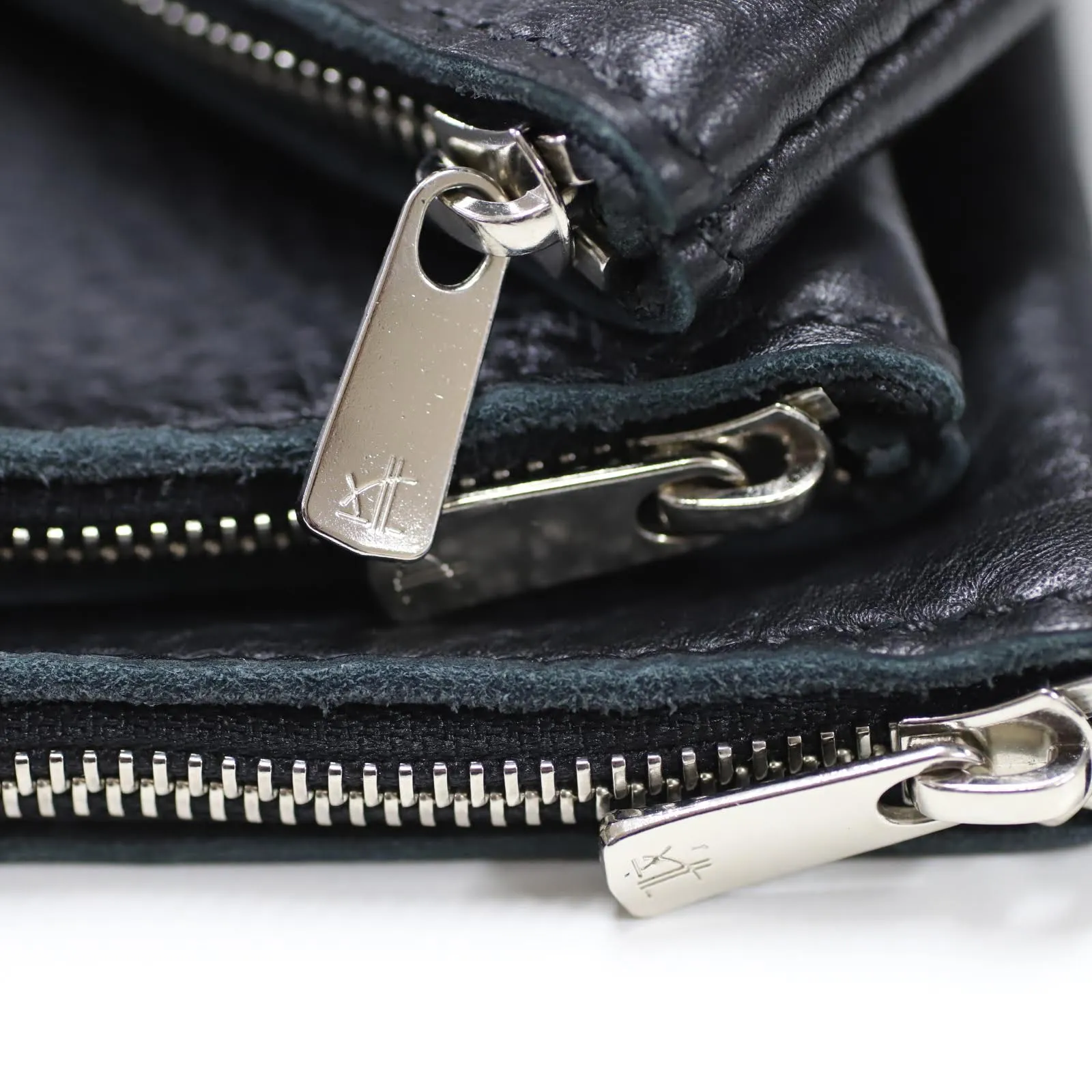 MASSTARD -MINIMAL LEATHER POUCH (Small)- BLACK