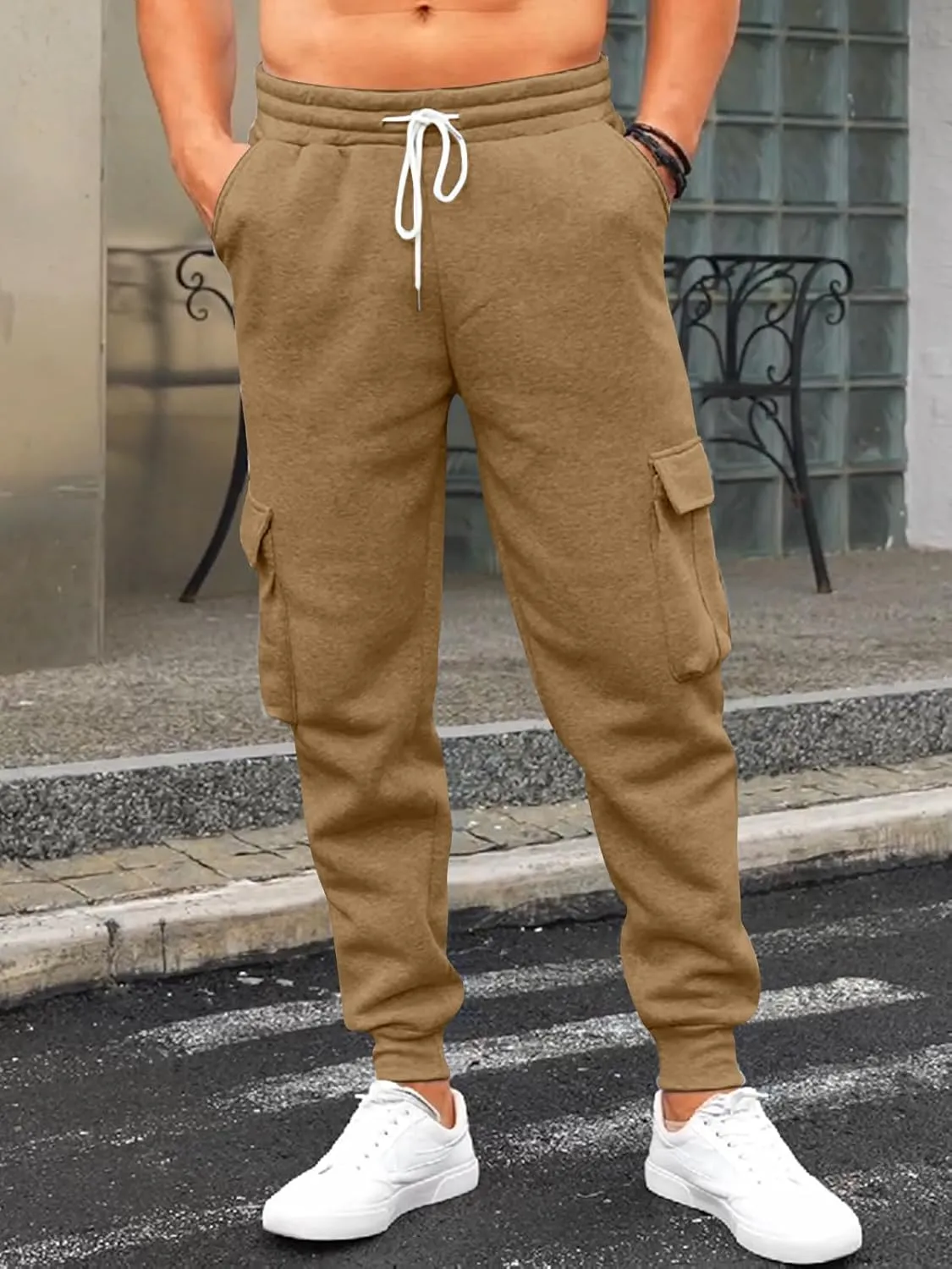 Mens Fleece Cargo Sweatpants Heavyweight Elastic Waist Pants with Pockets Baggy Drawstring Jogger Pants